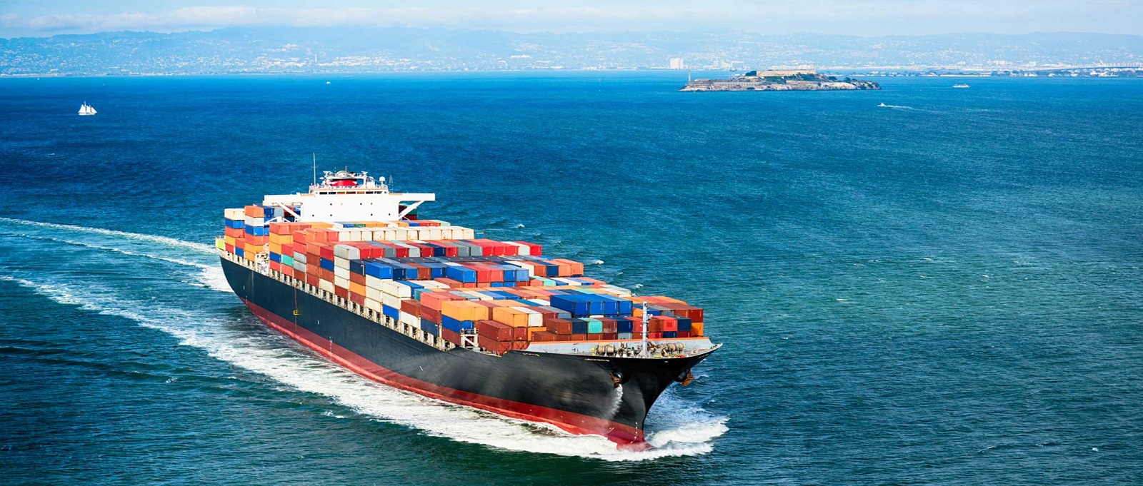 Vận chuyển hàng hóa từ Mỹ về Việt Nam bằng đường biển có lợi ích gì?